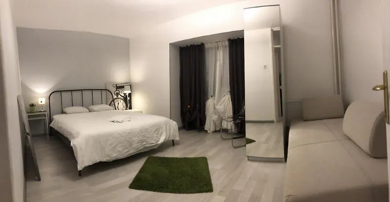 Green Apartment No 12 Bucharest