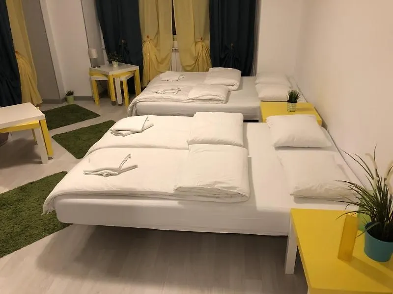 Green Apartment No 12 Bükreş
